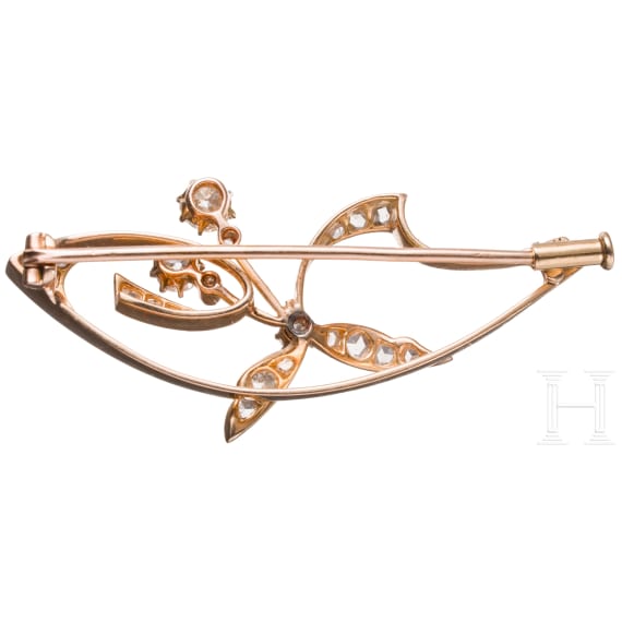 Goldbrosche mit Diamanten im Etui des Juweliers Lorie, Russland, um 1900