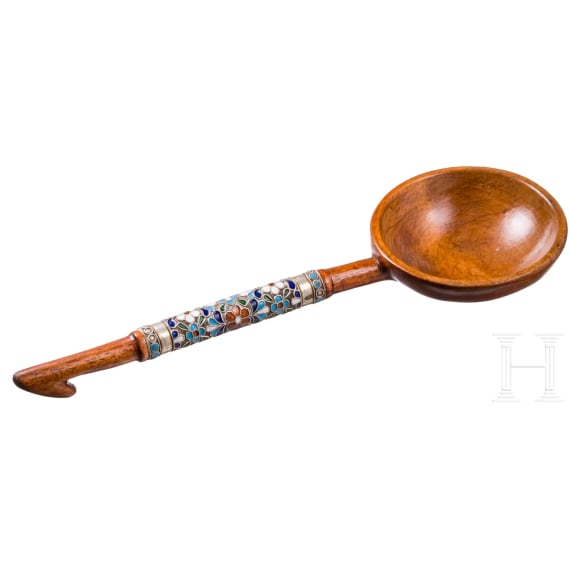 Gro&szlig;er L&ouml;ffel mit Cloisonn&egrave;-Email Bl&uuml;ten, Russland, 1896-1908