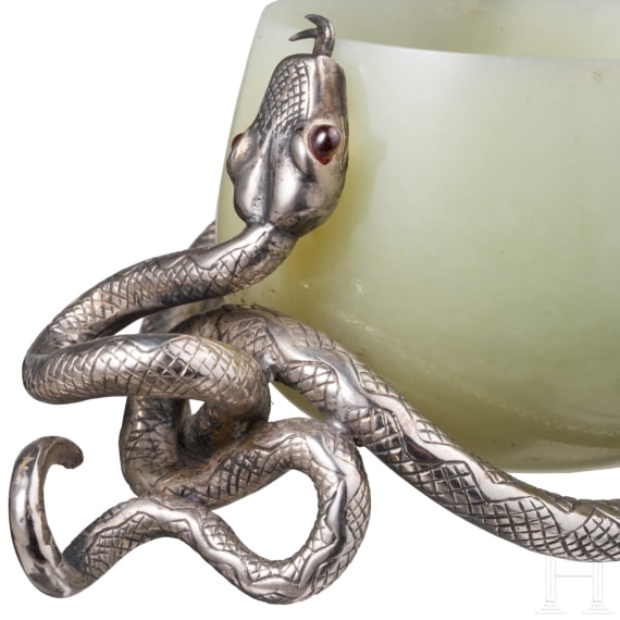 Nephritbecher mit Schlangen, Russland, 2. H&auml;lfte des 20. Jhdts.