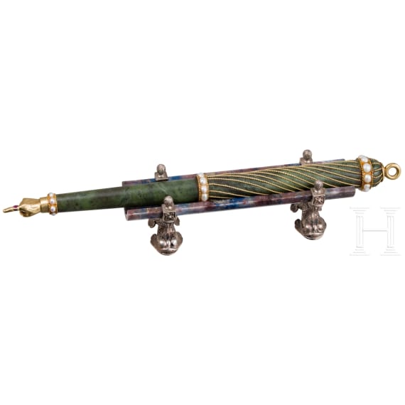 Judaika, goldmontierter Nephrit-Torazeiger mit Halter