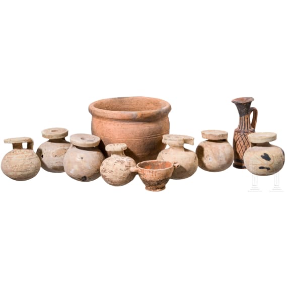 10 clay pots, mostly Corinthian and one Merovingian clay pot, 7th century B.C. &ndash; 6th century A.D.