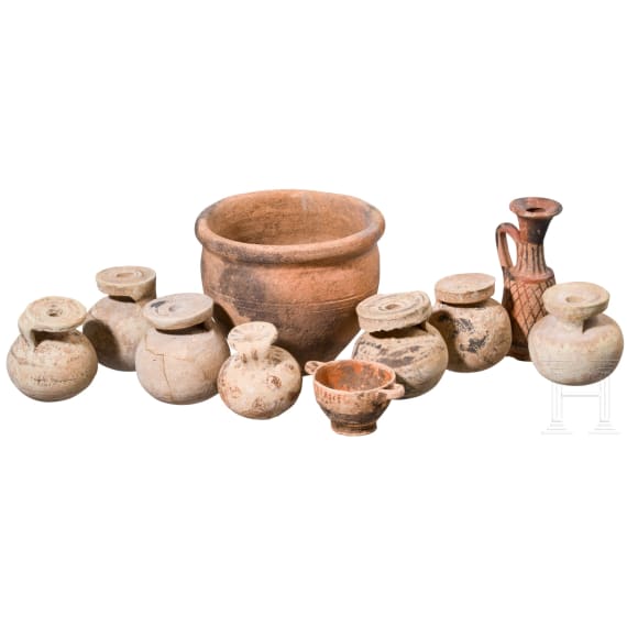 10 clay pots, mostly Corinthian and one Merovingian clay pot, 7th century B.C. &ndash; 6th century A.D.