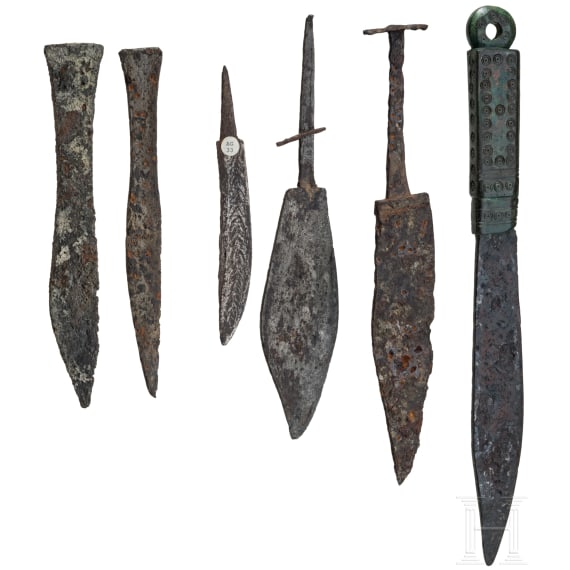 Six knives, mostly late Roman, 4th &ndash; 5th century.