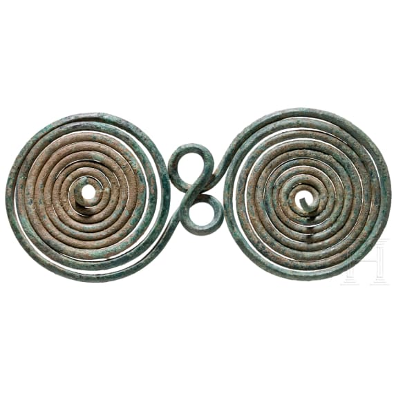 Bronzene Brillenspiralfibel vom Typ Haslau-Regelsbrunn, 8. Jhdt. v. Chr.