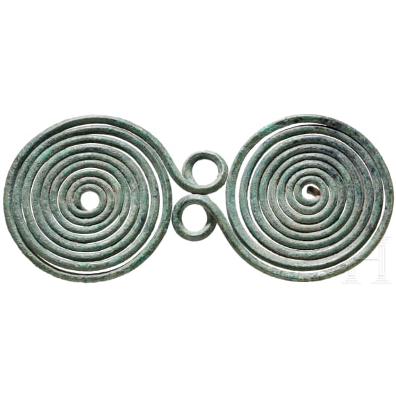 Bronzene Brillenspiralfibel vom Typ Haslau-Regelsbrunn, 8. Jhdt. v. Chr.