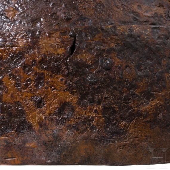 Mittelalterlicher Eisenhelm mit goldplattierten Beschl&auml;gen, Waldsteppen Osteuropas, 10. -11. Jhdt.