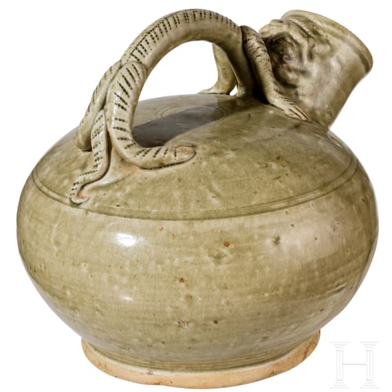 Yaozhou-Ofen Gef&auml;&szlig; mit fig&uuml;rlichem Henkel, China, wohl 19. Jhdt.