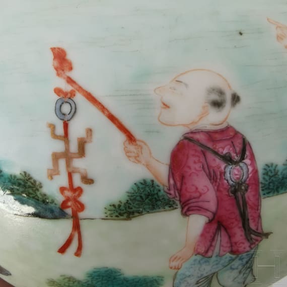 Famille-Rose-Vase, China, um 19. Jhdt.