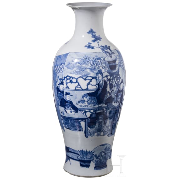 Gro&szlig;e, blau-wei&szlig;e Vase, China, 19. Jhdt.