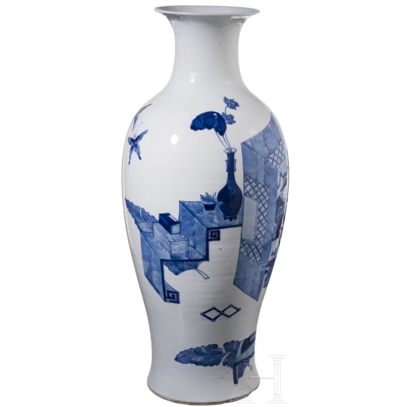 Gro&szlig;e, blau-wei&szlig;e Vase, China, 19. Jhdt.