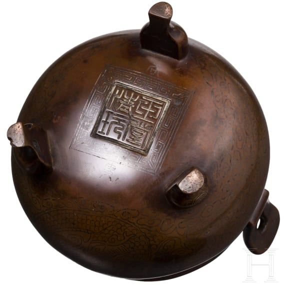 Bronzener Weihrauchbrenner (Ding) mit feinen Gold- und Silbereinlagen, China, 17./18. Jh.