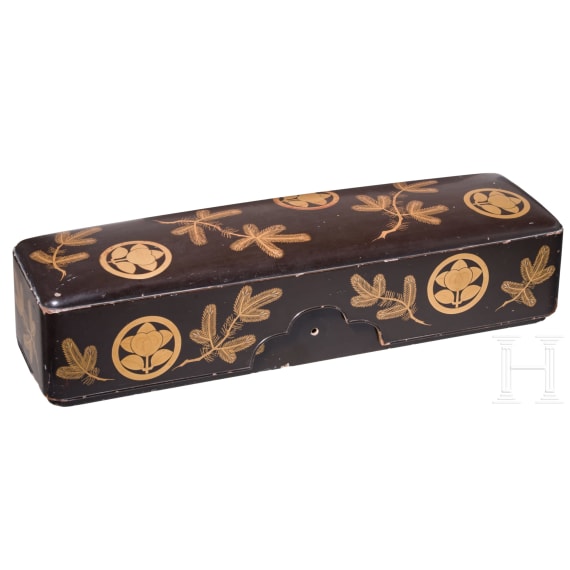 Japanische Brief-/Dokumentenkassette (Fubako) mit Gold-maki-e auf schwarzem Urushi-Lack, wohl sp&auml;tes Edo&ndash;Meiji (19. Jhdt.)