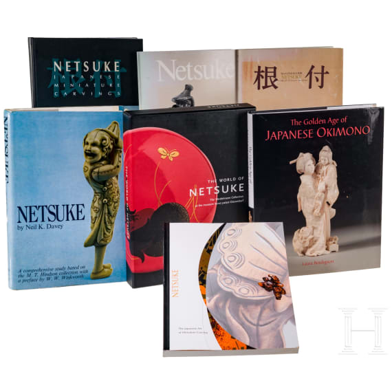 Sieben B&uuml;cher zum Thema Netsuke und japanischem G&uuml;rtelschmuck