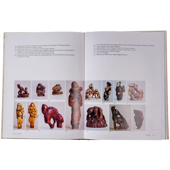Neun B&uuml;cher zum Thema Netsuke und japanischem G&uuml;rtelschmuck