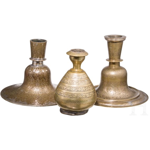 Drei Hookah-F&uuml;&szlig;e aus Messing, Indien, 19. Jh.