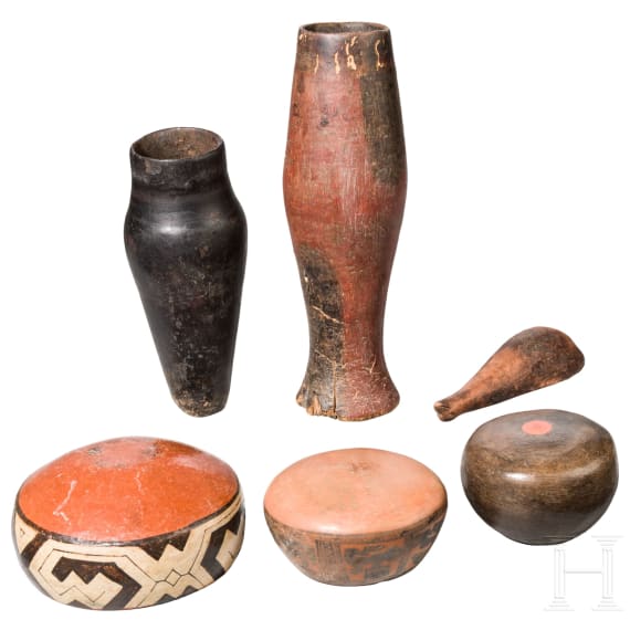 F&uuml;nf pr&auml;kolumbische Gef&auml;&szlig;e und ein L&ouml;ffel, Ecuador, Guatemala, Peru, 500 - 1200 n. Chr.