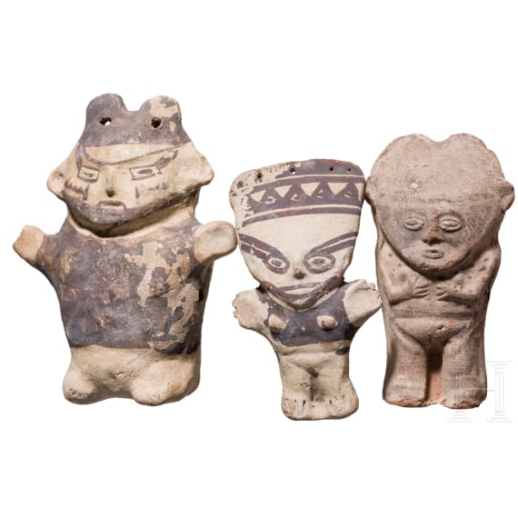 Drei pr&auml;kolumbische Tonidole "Cuchimilco", Peru, wohl Chancay-Kultur, 13. - 15. Jhdt.