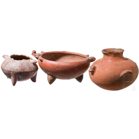Zwei pr&auml;kolumbische Schalen und ein Gef&auml;&szlig;, Mittelamerika, wohl 500 - 1500 n. Chr.