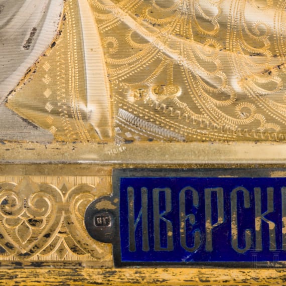Ikone mit der Gottesmutter Iwerskaja mit Vermeil-Oklad mit Cloisonn&eacute;-Email-Nimben, Russland, Ende 19. Jhdt. (Ikone), Moskau, 1908-1917 (Oklad)