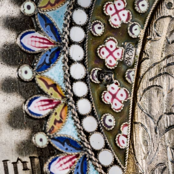 Ikone mit der Gottesmutter von Kasan mit Silberoklad mit feinen Cloisonn&eacute;-Email-Nimben, Russland, Ende 19. Jhdt. (Ikone), Moskau, S. Galkin, 1896-1908 (Oklad)