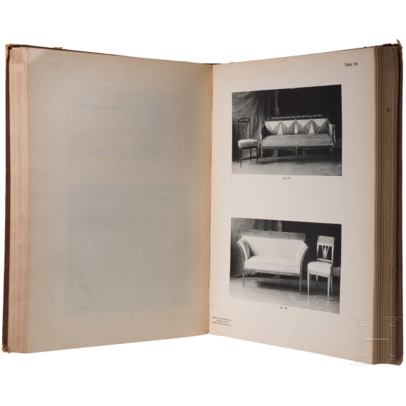Three auction catalogs on the subject of art and antique weapons, early 20th century