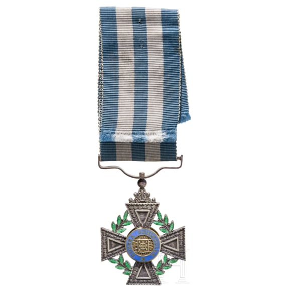 A &lsquo;Cruz de Guerra Peninsular&rsquo; medal for officers (2 years)