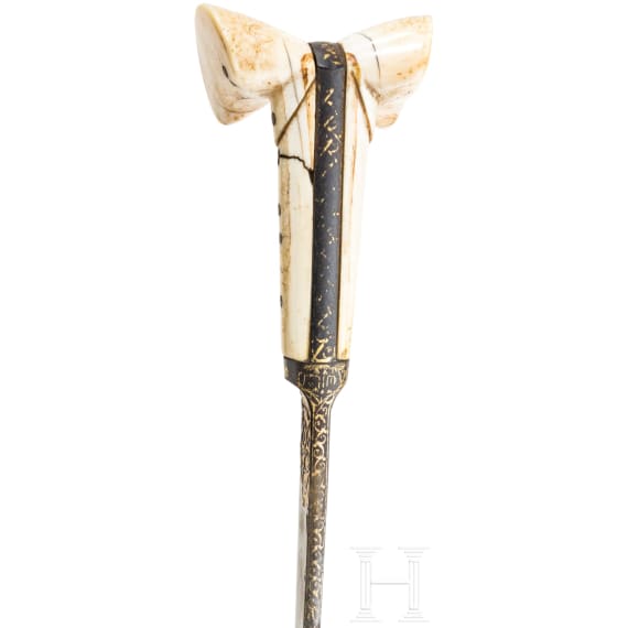 An Ottoman yatagan with chiselled blade, circa 1780