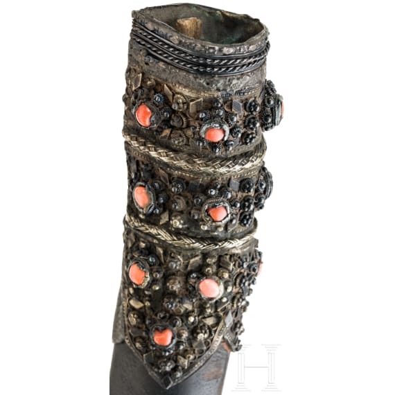 An Ottoman yatagan with chiselled blade, circa 1780