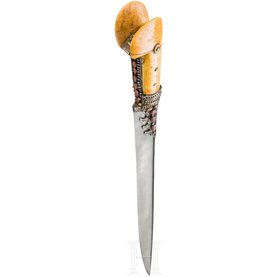 An Ottoman silver mounted yatagan with wooz-blade, ca. 1780