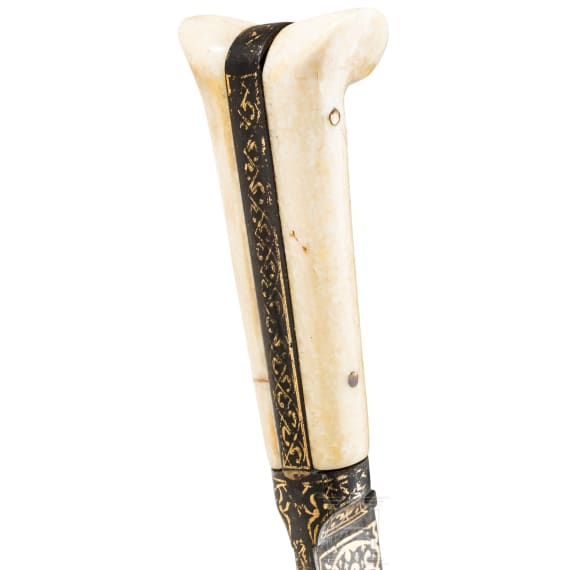 An Ottoman yatagan with wootz blade, late 18th century