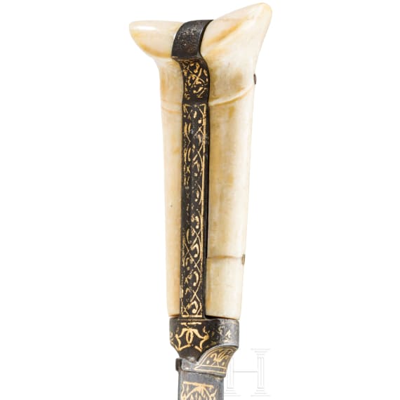 An Ottoman yatagan with wootz blade, late 18th century