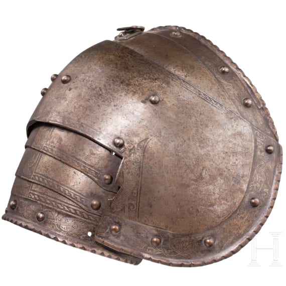 A South German etched pauldron, ca. 1570
