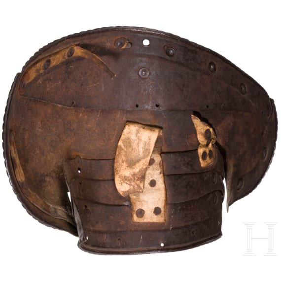 A South German etched pauldron, ca. 1570