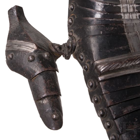 A Nuremberg armoured gauntlet, ca. 1550