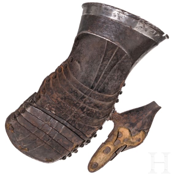 A Nuremberg armoured gauntlet, ca. 1550