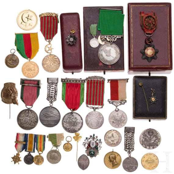 Kleine Sammlung osmanischer Auszeichnungen (22)