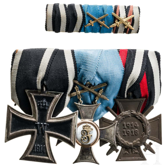 Dreiteilige Ordensschnalle mit dem W&uuml;rttembergischen Friedrichs-Orden, Ritterkreuz 2. Klasse mit Schwertern