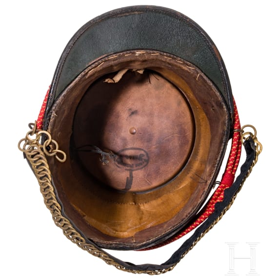 Tschako und Epauletten f&uuml;r Offiziere der Infanterie, 19. Jhdt.