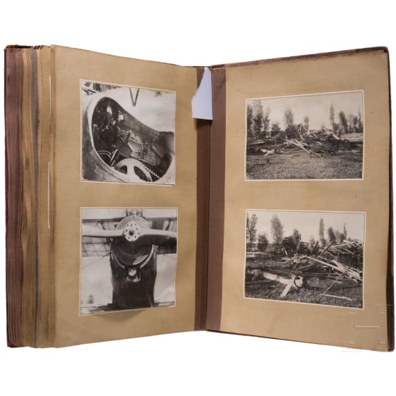 Fotoalbum der &ouml;sterreichisch-ungarischen Fliegertruppe, datiert 1917