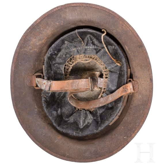 A steel helmet M 17 "Brodie" of a veteran of the 1st Infantry Division "Big Red One"