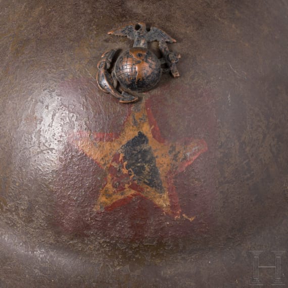Stahlhelm M 17 &bdquo;Brodie" eines Veteranen der 4th Marine Brigade der 2nd Infantry Division &bdquo;Indianhead"