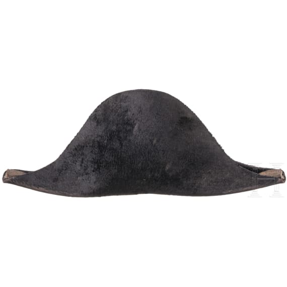 A bicorne for officials with original case and two epaulettes M 1848