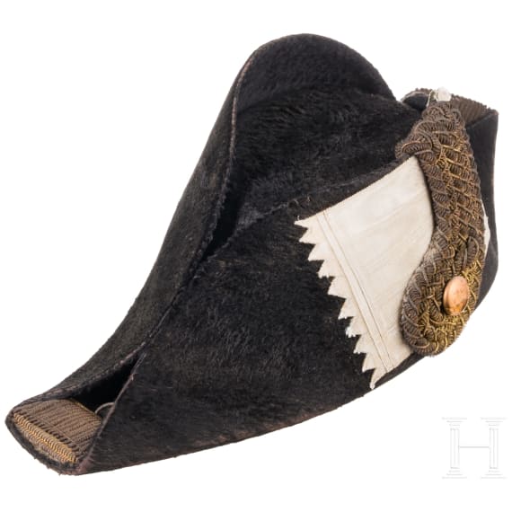 A bicorne for officials with original case and two epaulettes M 1848