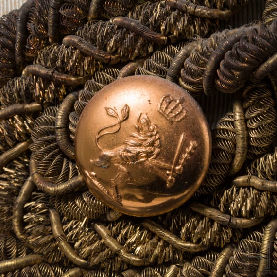 A bicorne for officials with original case and two epaulettes M 1848