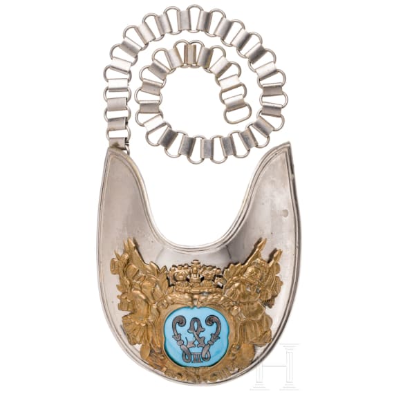 A gorget for officers of the staff guards