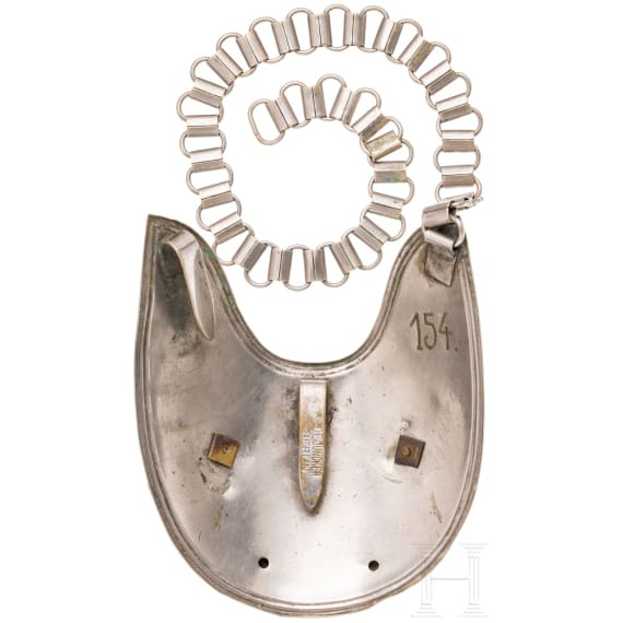 A gorget for officers of the staff guards