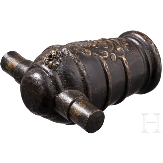 An Italian bronze minature mortar, 17th century