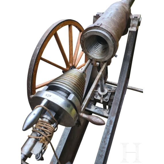 A percussion breech-loading cannon with conical screw breechblock, second half of the 20th century