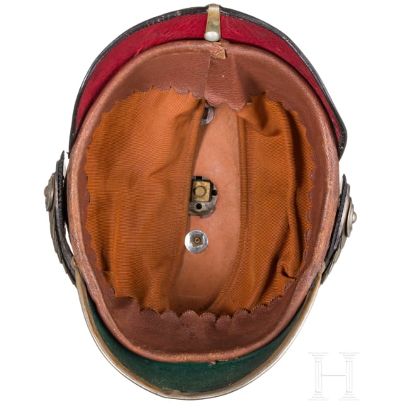 Helm f&uuml;r Milit&auml;rbeamte im Offiziersrang mit Tarnbezug, um 1910