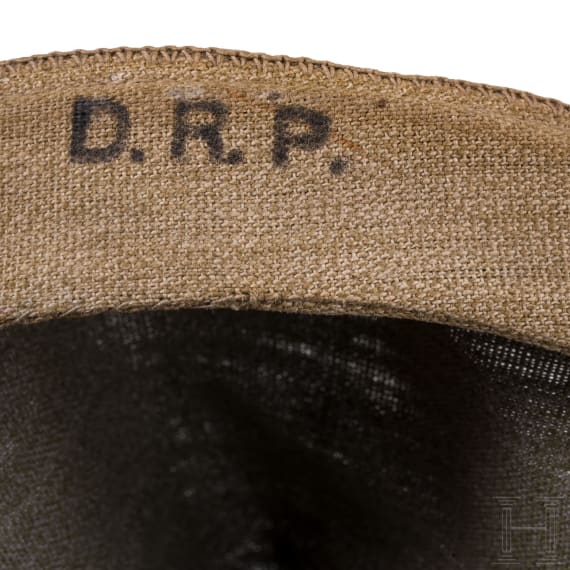 Helm f&uuml;r Milit&auml;rbeamte im Offiziersrang mit Tarnbezug, um 1910